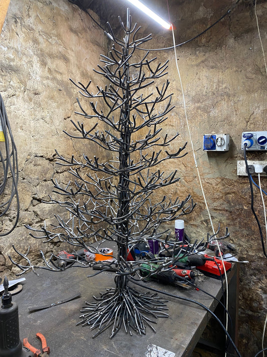 Extra large metal tree -  ships on a pallet DELIVERY NOT INCLUDED IN PRICE