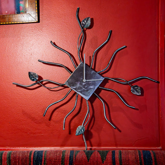 Metal Clock – Leaf Decoration